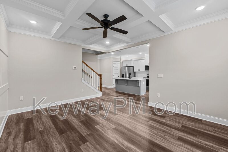 3070 Venetian Drive - Village Square property image