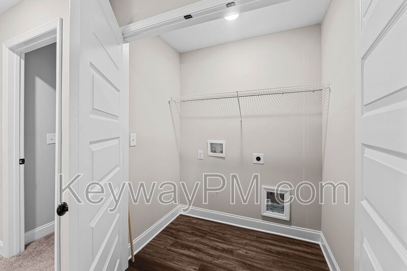 3070 Venetian Drive - Village Square property image