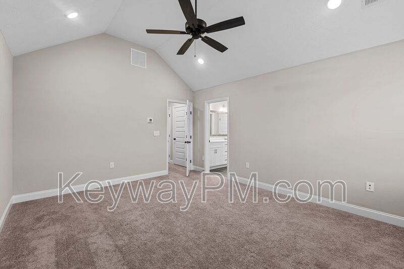 3070 Venetian Drive - Village Square property image