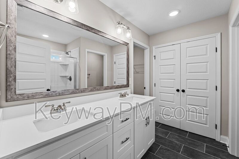 3070 Venetian Drive - Village Square property image