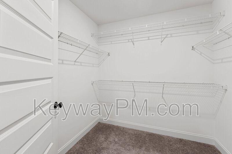 3070 Venetian Drive - Village Square property image