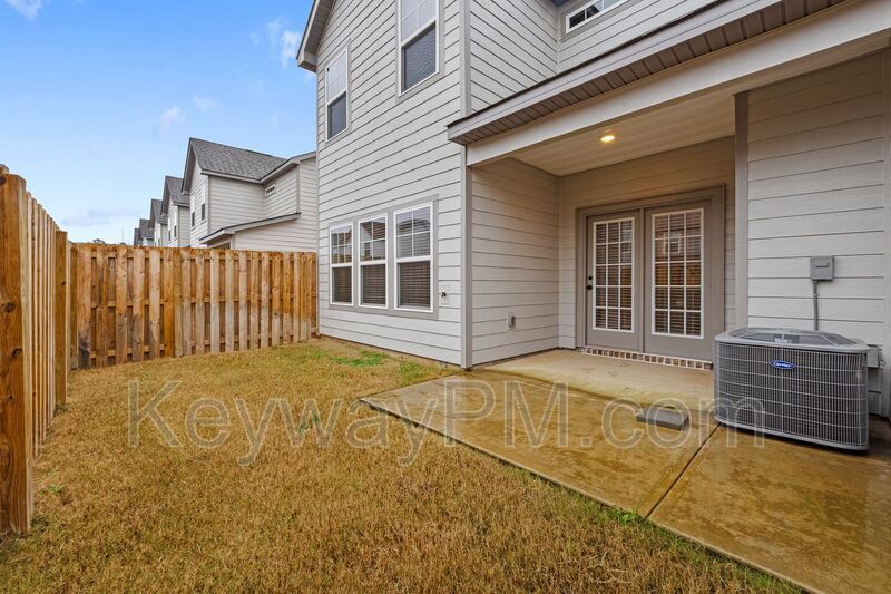 3070 Venetian Drive - Village Square property image