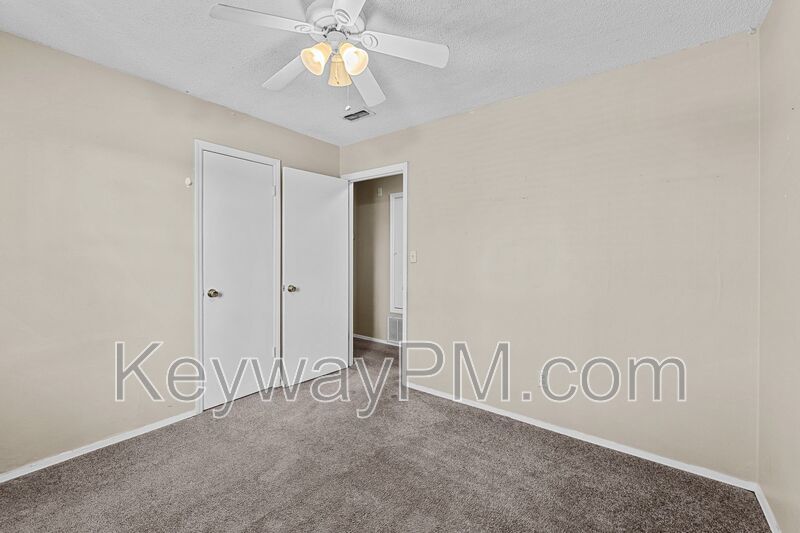 4553 Hillside Drive - Evanston property image