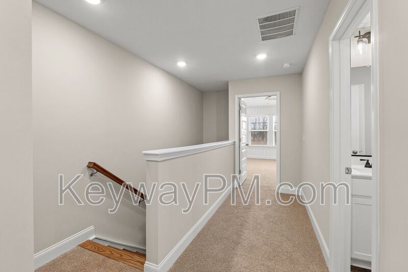 2076 Denmark Avenue SEMiller Landing property image