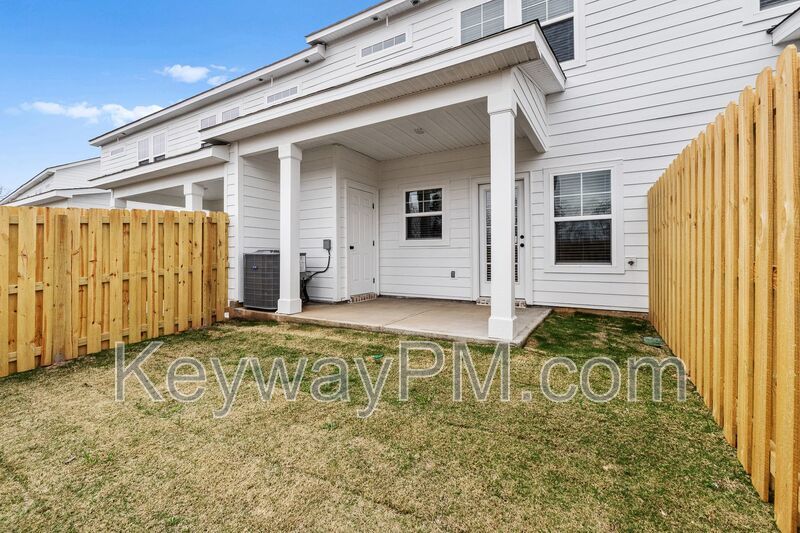 2076 Denmark Avenue SEMiller Landing property image