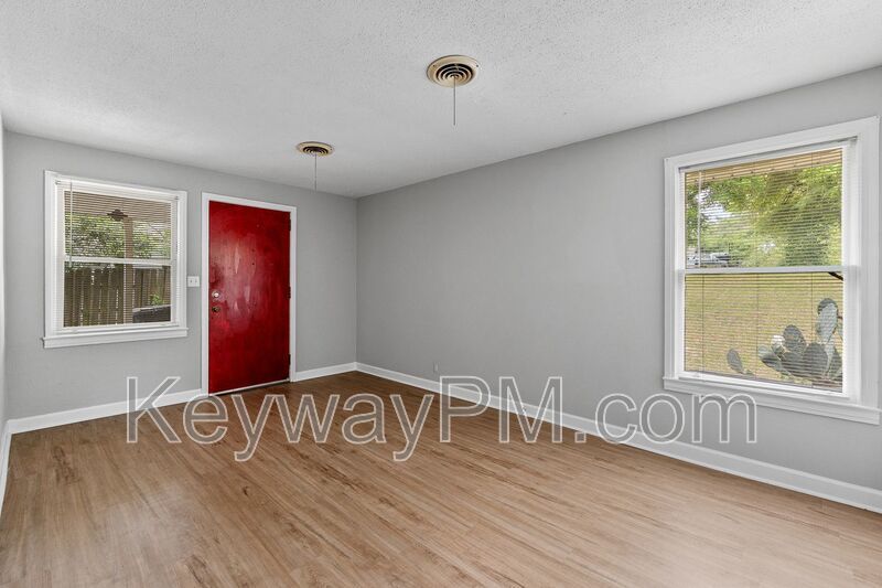 3018 Acorn - Thomas Woods property image