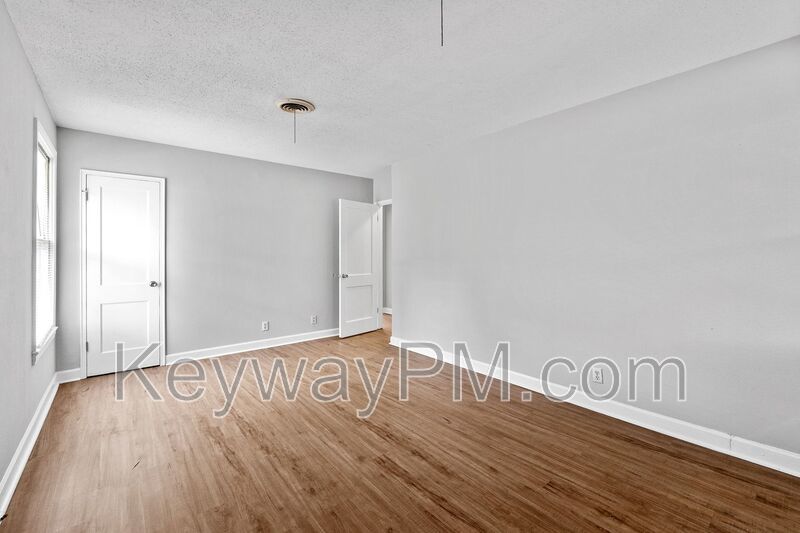 3018 Acorn - Thomas Woods property image