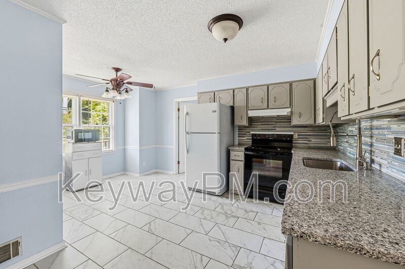 792 Greenwood Drive - Chanticleer property image