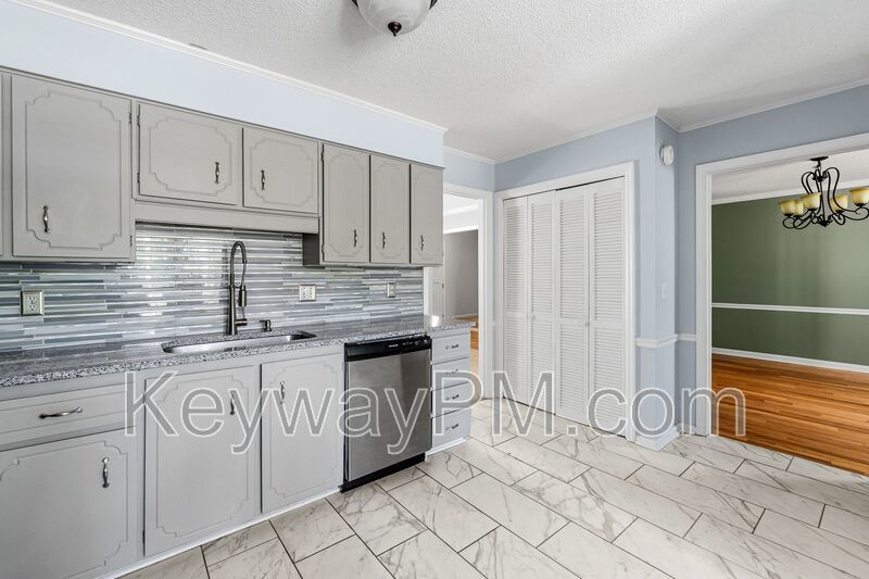 792 Greenwood Drive - Chanticleer property image