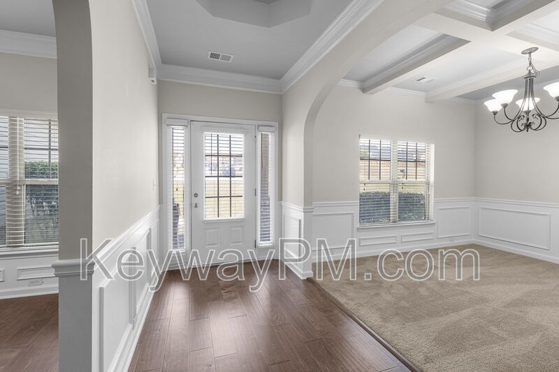 5370 Bull Street - Elderberry property image