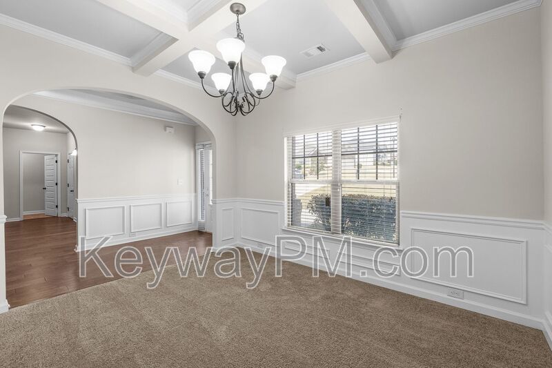 5370 Bull Street - Elderberry property image