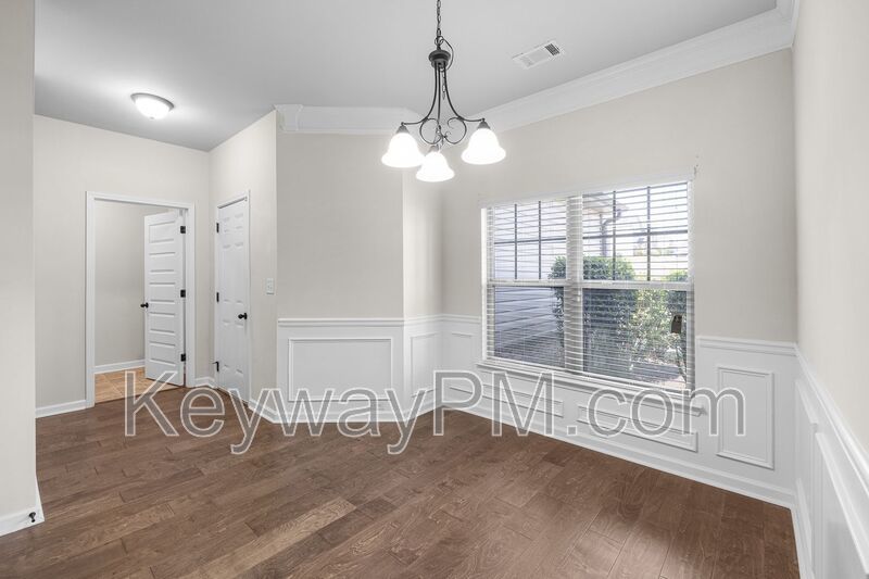 5370 Bull Street - Elderberry property image