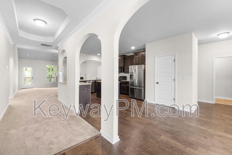 5370 Bull Street - Elderberry property image