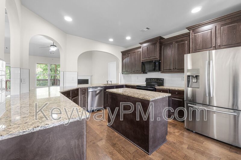 5370 Bull Street - Elderberry property image