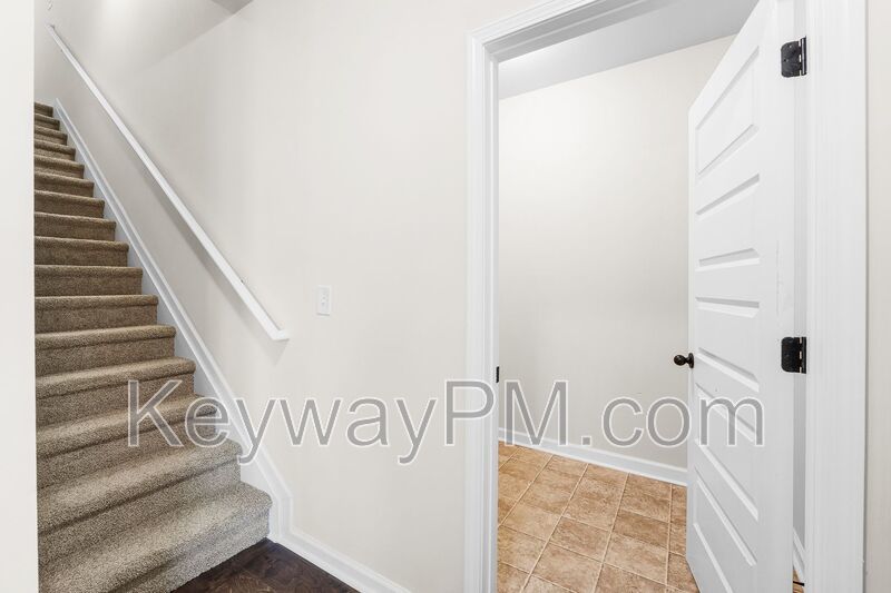 5370 Bull Street - Elderberry property image