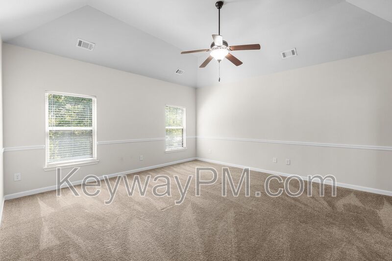 5370 Bull Street - Elderberry property image