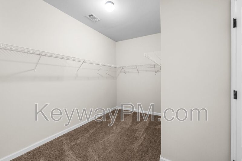 5370 Bull Street - Elderberry property image