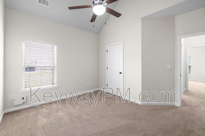 5370 Bull Street - Elderberry property image