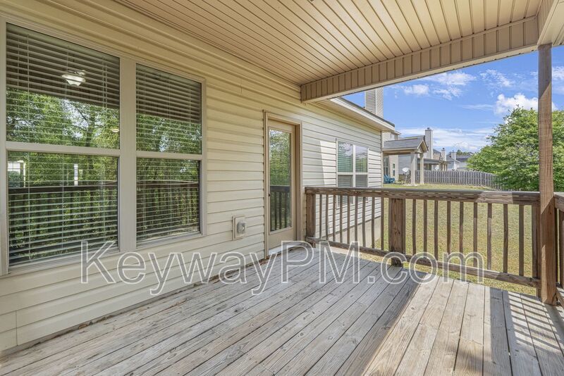 5370 Bull Street - Elderberry property image