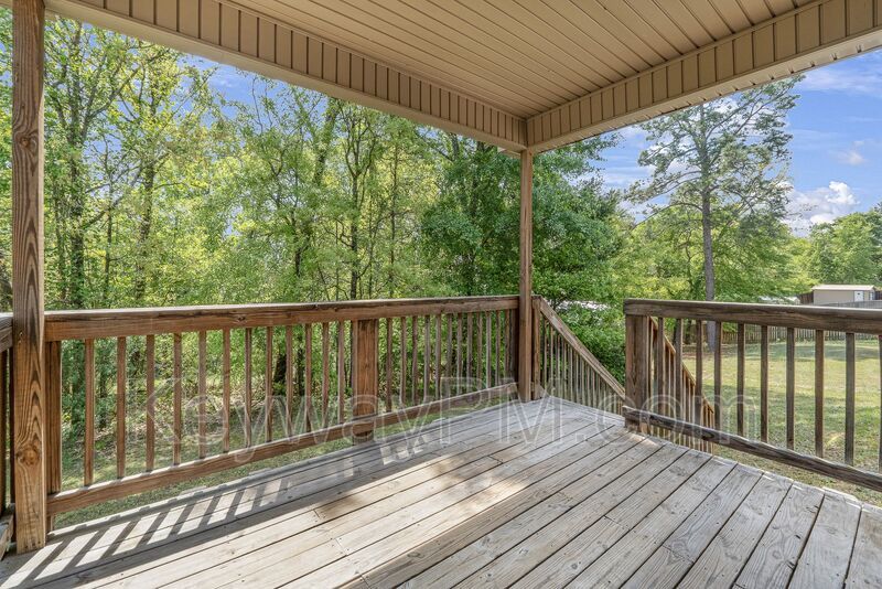 5370 Bull Street - Elderberry property image