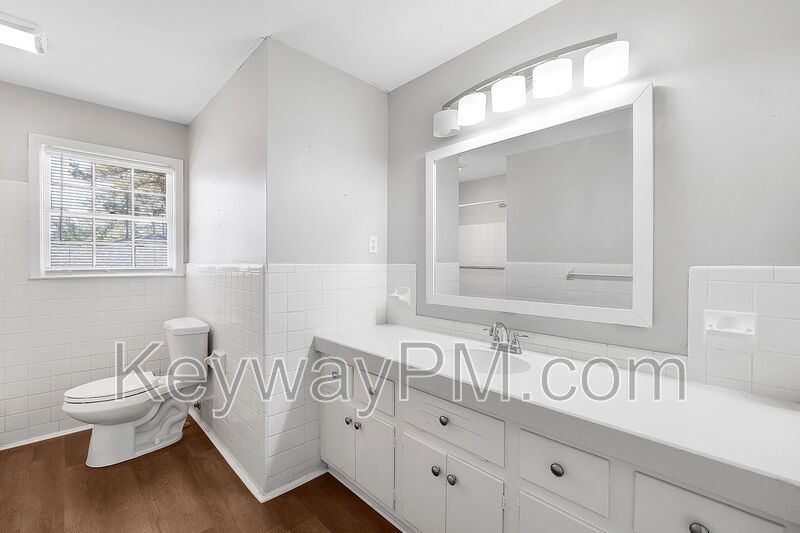622 Canterbury Drive - Brynwood property image