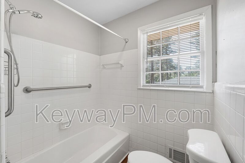 622 Canterbury Drive - Brynwood property image