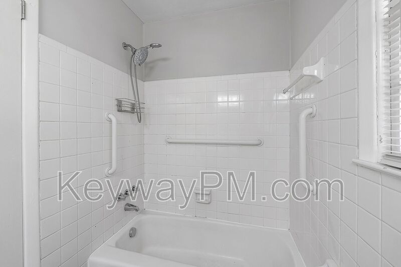622 Canterbury Drive - Brynwood property image