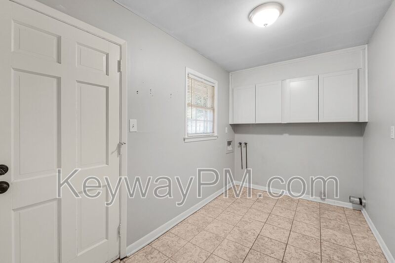622 Canterbury Drive - Brynwood property image