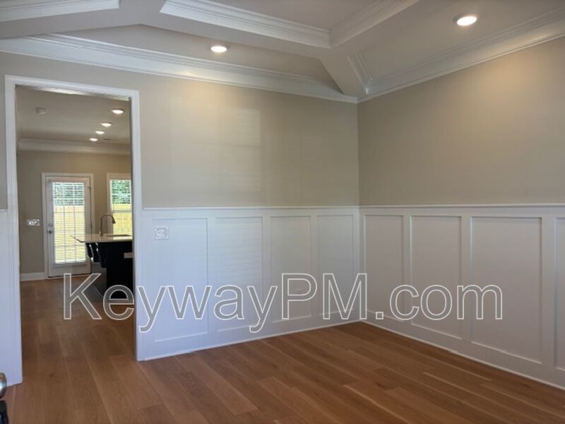 3015 Venetian Drive- Village Square property image