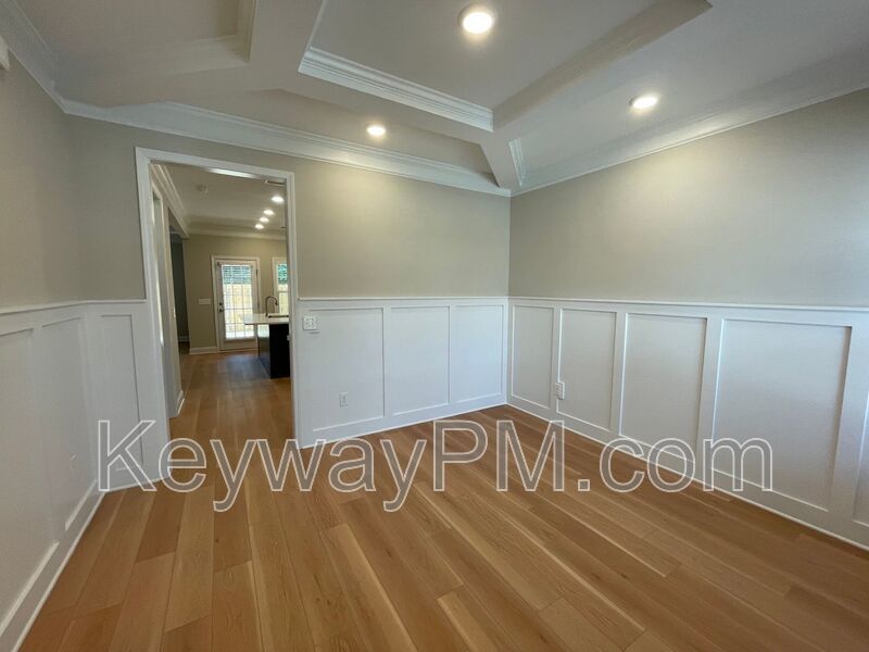 3035 Venetian Drive- Village Square property image
