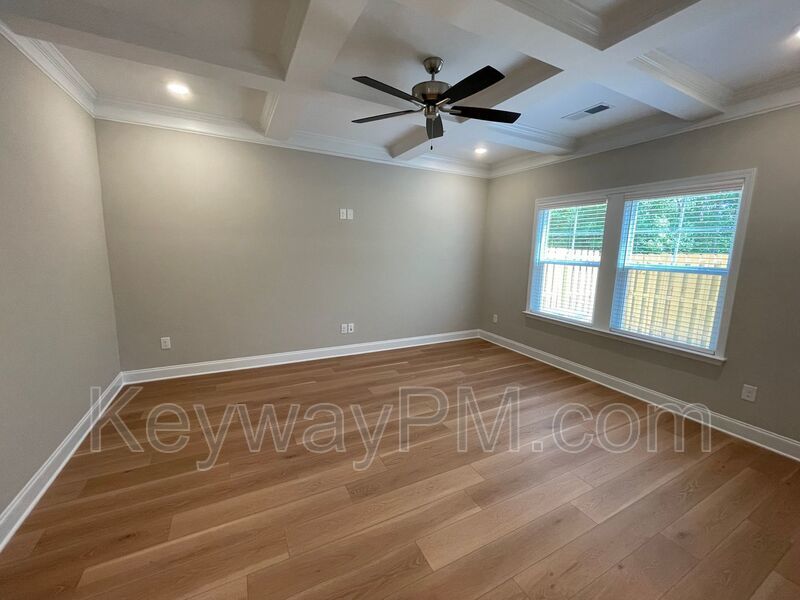 3035 Venetian Drive- Village Square property image