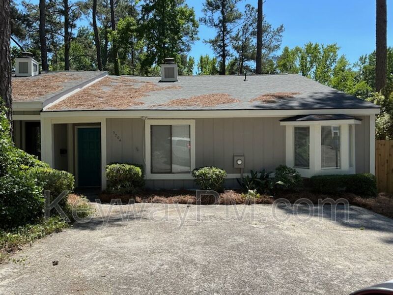 3204 North Wimbledon - Forest Hills Racquet Club property image