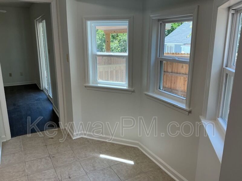 3204 North Wimbledon - Forest Hills Racquet Club property image