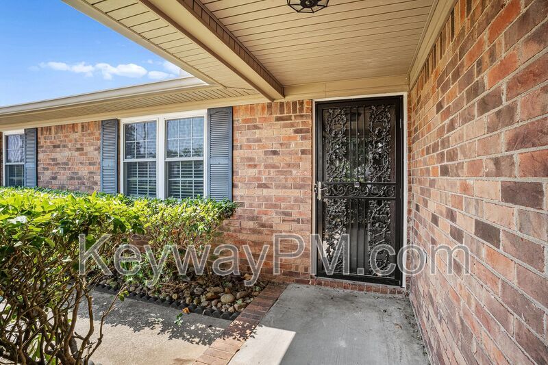 3420 Linderwood Drive-Pepperidge property image
