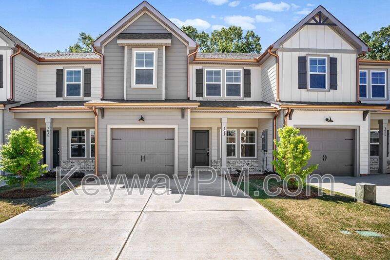 3045 Venetian Drive- Village Square property image