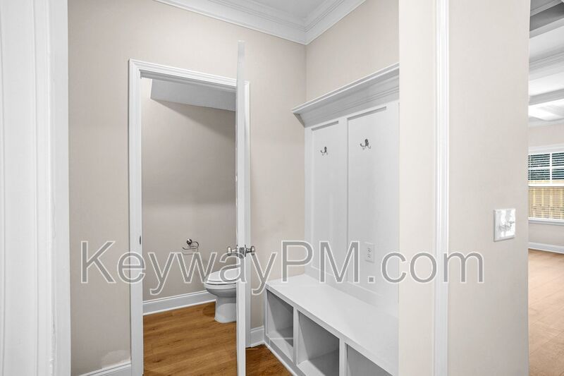 3045 Venetian Drive- Village Square property image