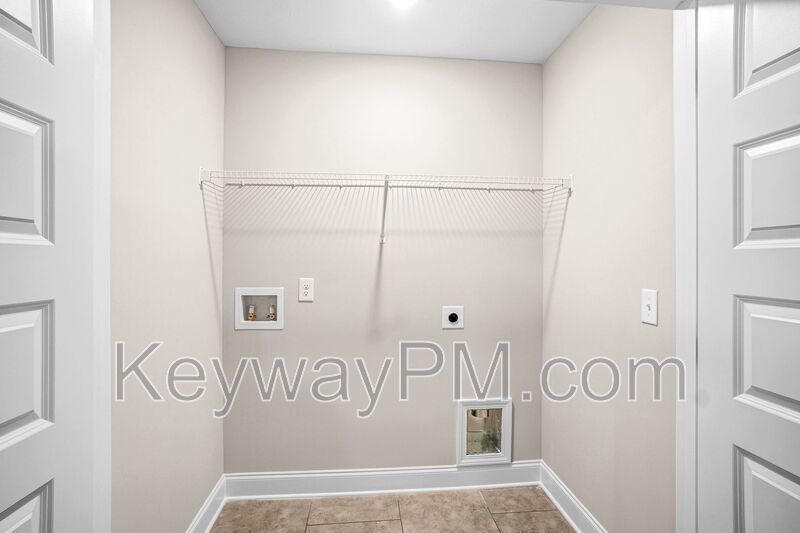 3045 Venetian Drive- Village Square property image
