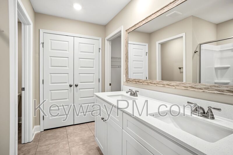 3045 Venetian Drive- Village Square property image