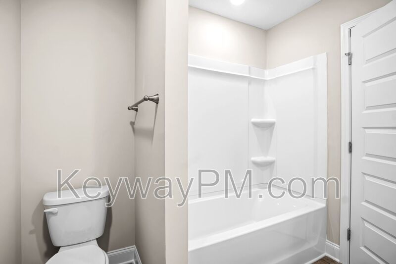 3045 Venetian Drive- Village Square property image