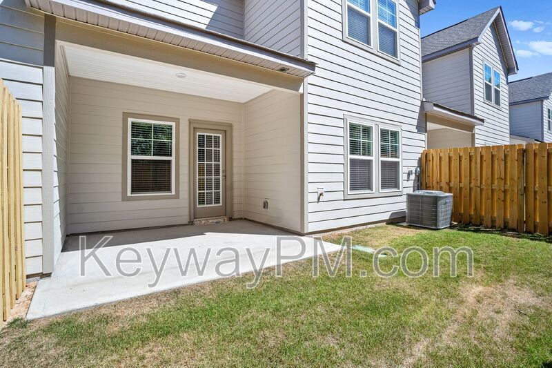 3045 Venetian Drive- Village Square property image