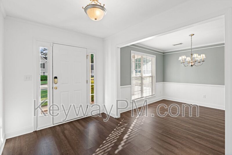 925 Sawbuck Way - Hamilton Village property image