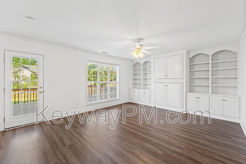 925 Sawbuck Way - Hamilton Village property image