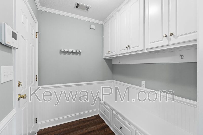 925 Sawbuck Way - Hamilton Village property image