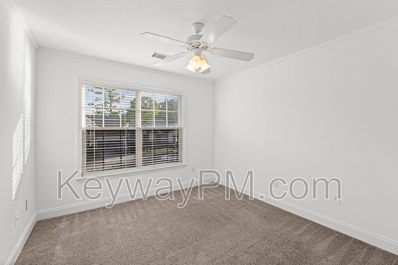 925 Sawbuck Way - Hamilton Village property image