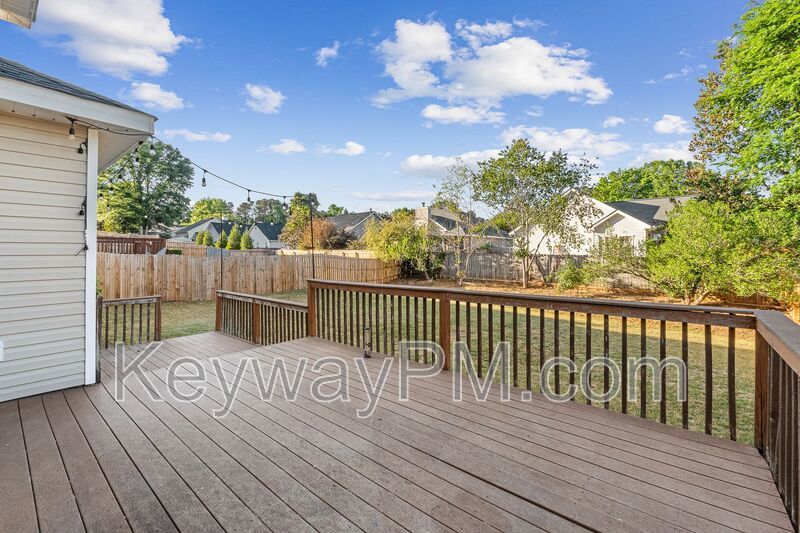 925 Sawbuck Way - Hamilton Village property image