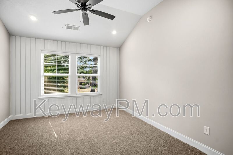2099 Denmark Ave- Miller Landing property image