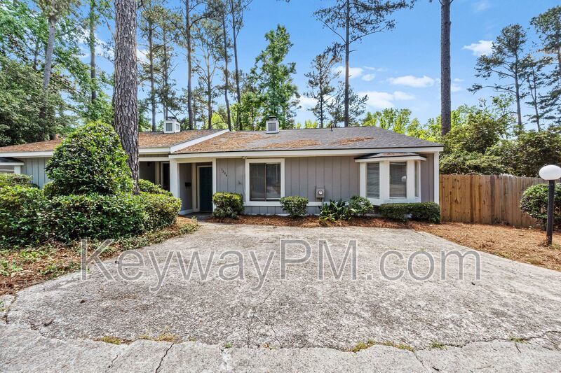 3204 North Wimbledon - Forest Hills Racquet Club property image