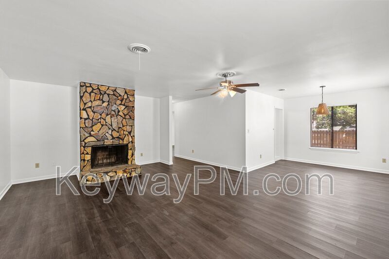3204 North Wimbledon - Forest Hills Racquet Club property image