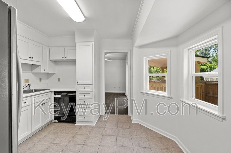 3204 North Wimbledon - Forest Hills Racquet Club property image