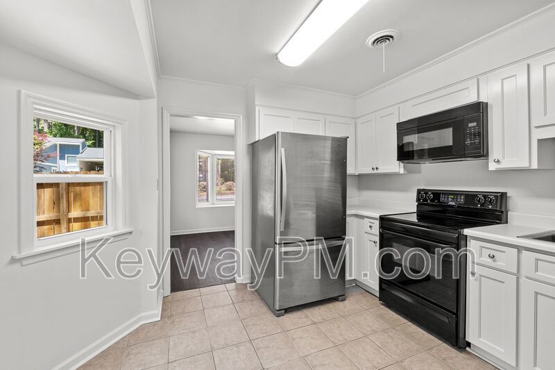 3204 North Wimbledon - Forest Hills Racquet Club property image